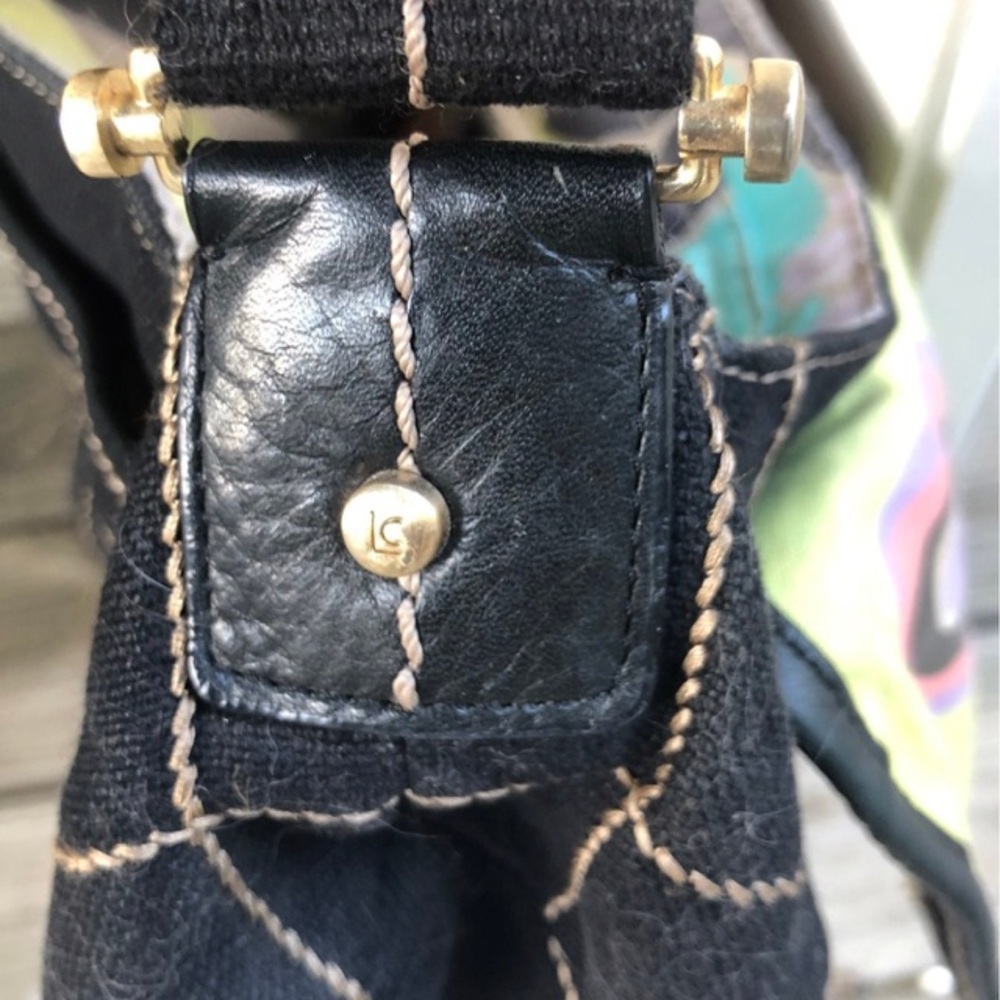 LC Leather Purse - Picture 4 of 4